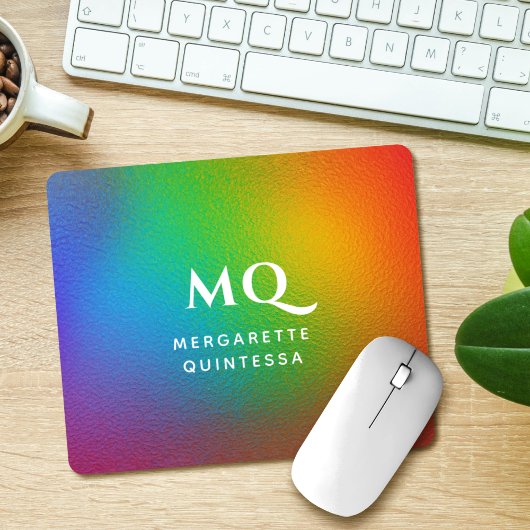 Modern farbige Rainbow White Monogram Initial Mousepad