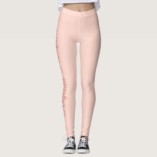Modern Feminine Solid Soft Pink Script Custom Name Leggings (Vorderseite)