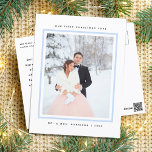 Modern First Christmas Mr. und Mrs. Foto Feiertagspostkarte<br><div class="desc">Einfach und modern mit einem Ihrer Lieblings-Foto wie Mr. und Mrs. erste Weihnachtsurlaub Postkarte.</div>