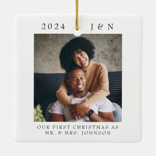 Modern First Christmas Verheiratet Foto Keramikornament (Rückseite)