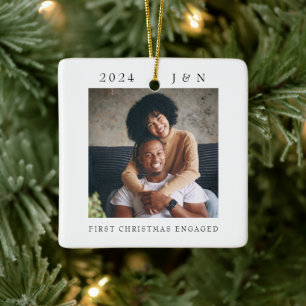 Modern First Christmas Verlobt Foto Keramikornament