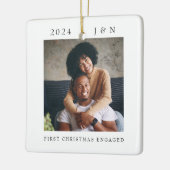 Modern First Christmas Verlobt Foto Keramikornament (Links)