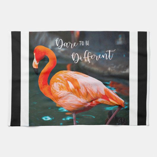 Modern Flamingo Schwarz-weiß Stripes-Zitat Geschirrtuch (Horizontal)