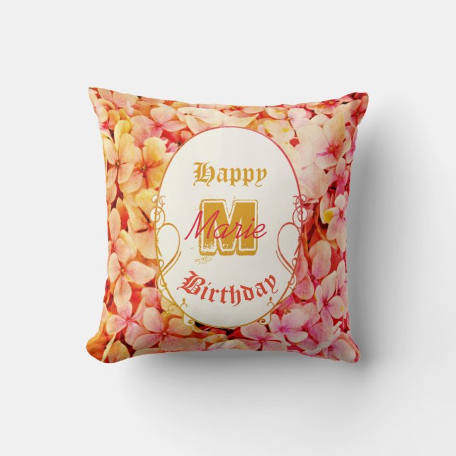Modern Floral Elegant Monogram NameHappy Birthday Kissen (Vorderseite)