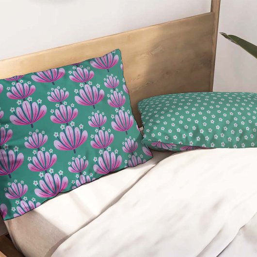 Modern Floral Pattern in Teal and Lavender Kissenbezug
