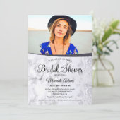 Modern Floral White Marble Foto von Bridal Shower Einladung (Stehend Vorderseite)