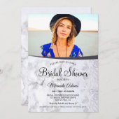 Modern Floral White Marble Foto von Bridal Shower Einladung (Vorne/Hinten)
