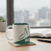Modern Forest Green & Cream Signature Monogram Zweifarbige Tasse