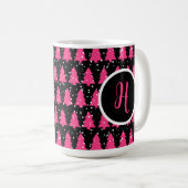 Modern Fuchsia & Black Christmas Tree Monogram Kaffeetasse (VorderseiteRechts)