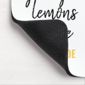 Modern Funny Lemon Yellow Zitat Mousepad (Ecke)
