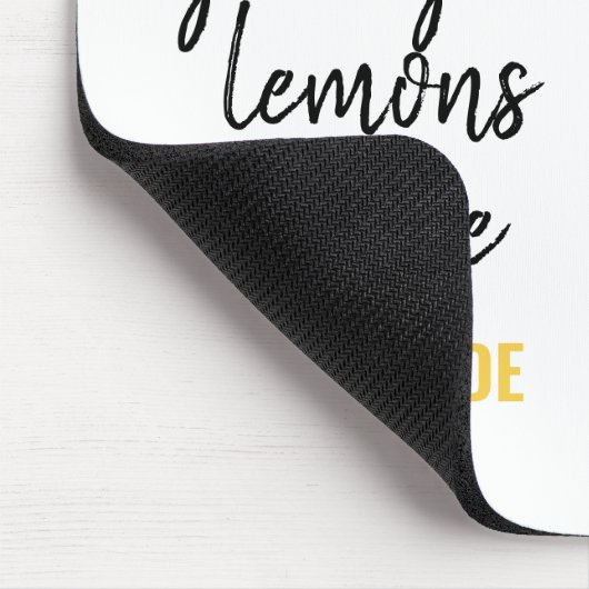 Modern Funny Lemon Yellow Zitat Mousepad (Ecke)