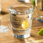 Modern Funny Lemon Yellow Zitat Schnapsglas<br><div class="desc">Modern Funny Lemon Yellow Zitat</div>