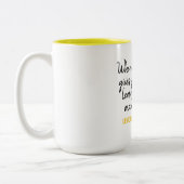Modern Funny Lemon Yellow Zitat Zweifarbige Tasse (Links)