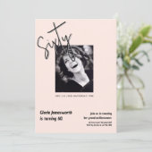 Modern Funny Light Pink Photo 60th Birthday  Einladung (Stehend Vorderseite)