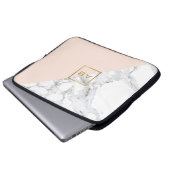 Modern geometrisches Marmor/rosa Monogramm-Logo Laptopschutzhülle (Vorne Knopf)
