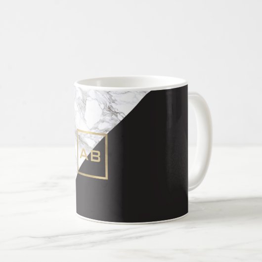 Modern geometrisches Marmor/Schwarz-Monogramm-Logo Kaffeetasse (VorderseiteRechts)