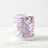 Modern gestaltete Tasse (Mittel)