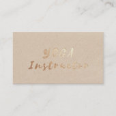 Modern Gold Foil Yoga Instructor Typografie Kraft Visitenkarte (Vorderseite)
