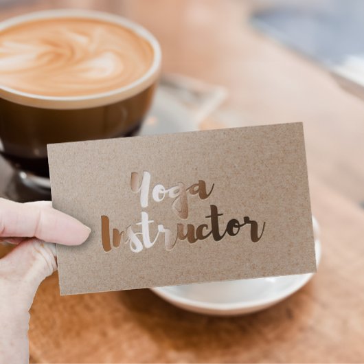 Modern Gold Foil Yoga Instructor Typografie Kraft Visitenkarte