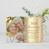 Modern Gold Glitter Photo 50th Wedding Anniversary Einladung (Stehend Vorderseite)