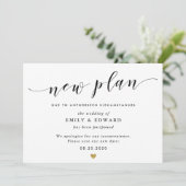 Modern Gold Heart Wedding Update Card Einladung (Stehend Vorderseite)
