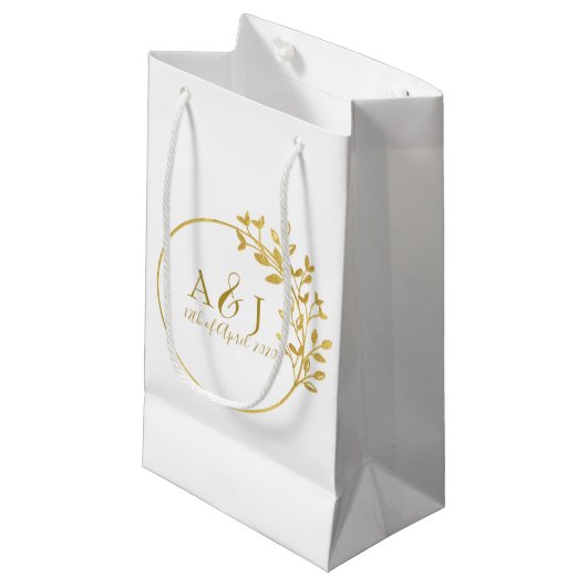 Modern Gold Laurel Wreath Monogram Wedellogo Kleine Geschenktüte (Vorderseite Schrägansicht)