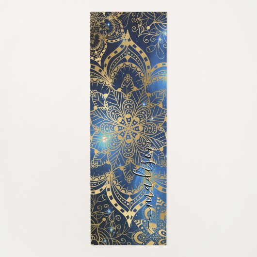 Modern Gold Mandala Blue Nebula Custom Name Yogamatte (Vorderseite)