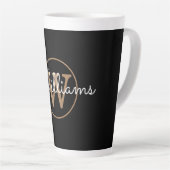 Modern Gold Monogram Script Black Milchtasse (Rechte Ecke)