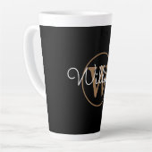 Modern Gold Monogram Script Black Milchtasse (Linke Ecke)