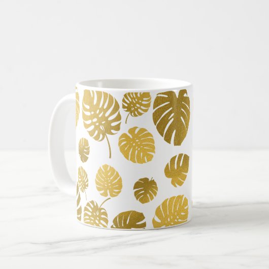 Modern Gold Monstera Tropical Blätter Muster Kaffeetasse (Vorderseite Links)