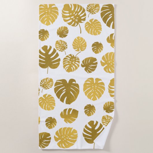 Modern Gold Monstera Tropical Blätter Muster Strandtuch (Vorderseite)