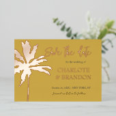 Modern Gold Palm Tree Beach Hochzeit Save the Date Folieneinladung (Stehend vorne)