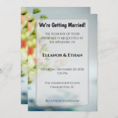 Modern Gold Rings & Floral Border Engagement Einladung (Vorne/Hinten)