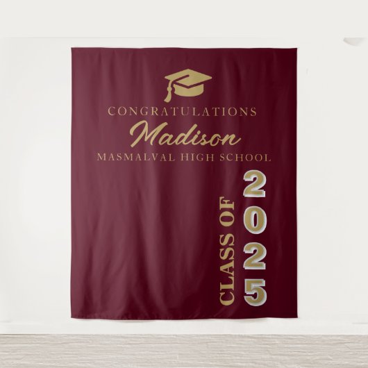 Modern Gold Script Burgundy Abschluss Wandteppich (Vorderseite)