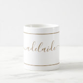 Modern Gold White Monogram Chic Girl Script Name Kaffeetasse (Mittel)