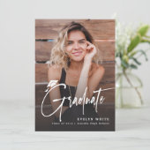 Modern Grad Cap Script 4 Photo Simple Graduation Einladung (Stehend Vorderseite)