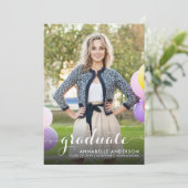 Modern Graduate Girly Chic Script Photo Graduation Ankündigung (Stehend Vorderseite)