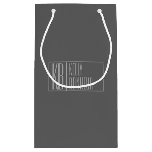 Modern, grau auf dunkelgrau, Initials & Name Logo Kleine Geschenktüte (Rückseite)