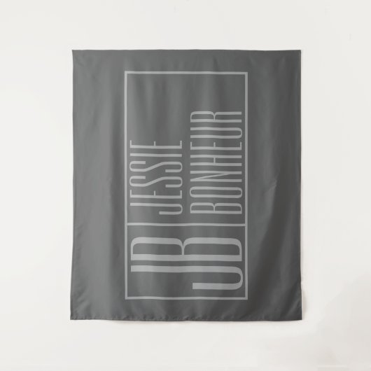 Modern, grau auf dunkelgrau, Initials & Name Logo Wandteppich (Vorderseite)