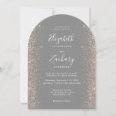 Modern Gray Peach Glitter Arch Wedding Einladung (Vorderseite)