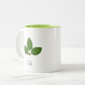 Modern Green Laurel Leaf Zweifarbige Tasse (Vorderseite Links)