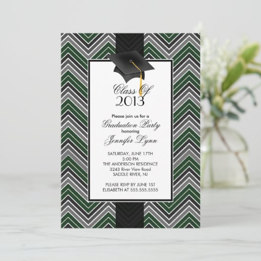 Modern Green Zickzack 2013 Graduation Party Einladung (Stehend Vorderseite)