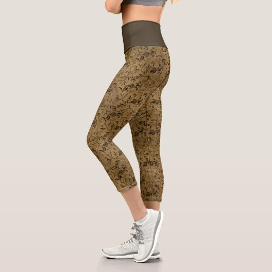 Modern Grunge Leaf Pattern - Capri Leggings (Links)