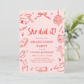 Modern Hand Drawn She did it Graduation Party Einladung (Stehend Vorderseite)