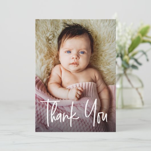 Modern Handlettering Custom Baby Girl Shower Photo Dankeskarte (Stehend Vorderseite)