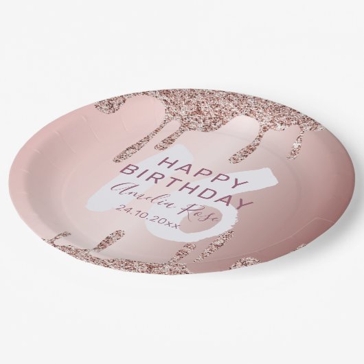 Modern Happy Birthday Rose Gold Glitzer Pappteller (Schrägansicht)