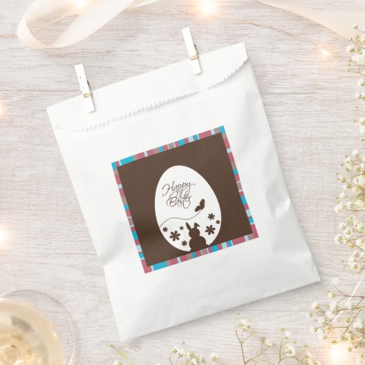 Modern Happy Easter Chocolate Brown Geschenktütchen (Ausgeschnitten)