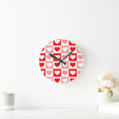 Modern Heart Pattern Wall Clock - Red and Pink Runde Wanduhr (Zuhause)
