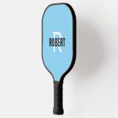Modern hellblau-weiße Monogramm-Bezeichnung Pickleball Schläger (Links)
