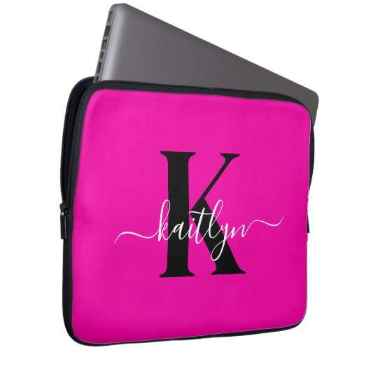 Modern Hot Pink Black Script Monogram Laptopschutzhülle (Vorne Rechts)